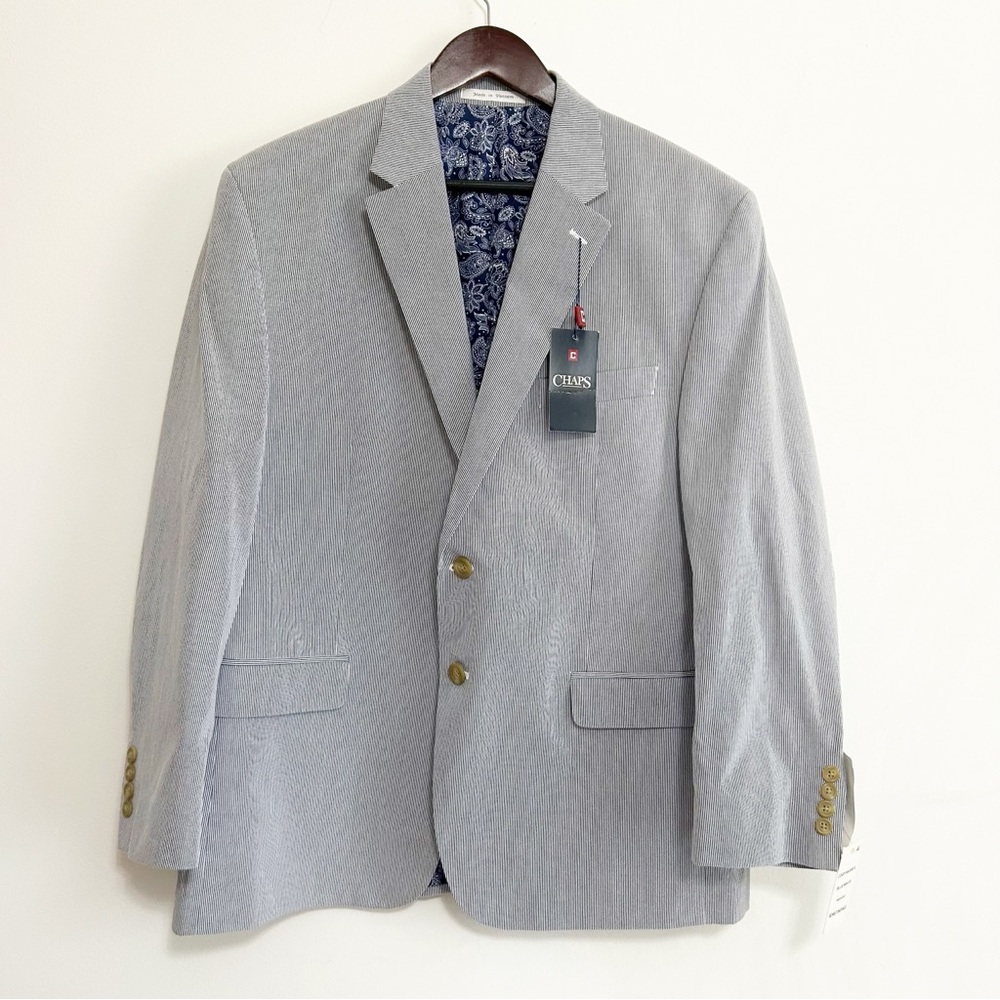 Chaps Men’s Blue & White Seersucker Stripe Sport Coat 44S
NWT